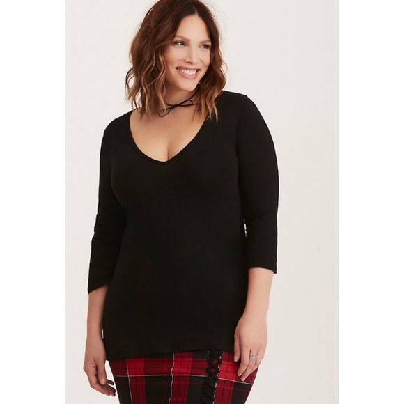 torrid Tops - Torrid Black V-Neck Foxy Tee